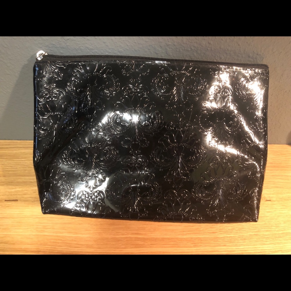 🎀 3 for $15 🎀 Black embossed bag/pouch